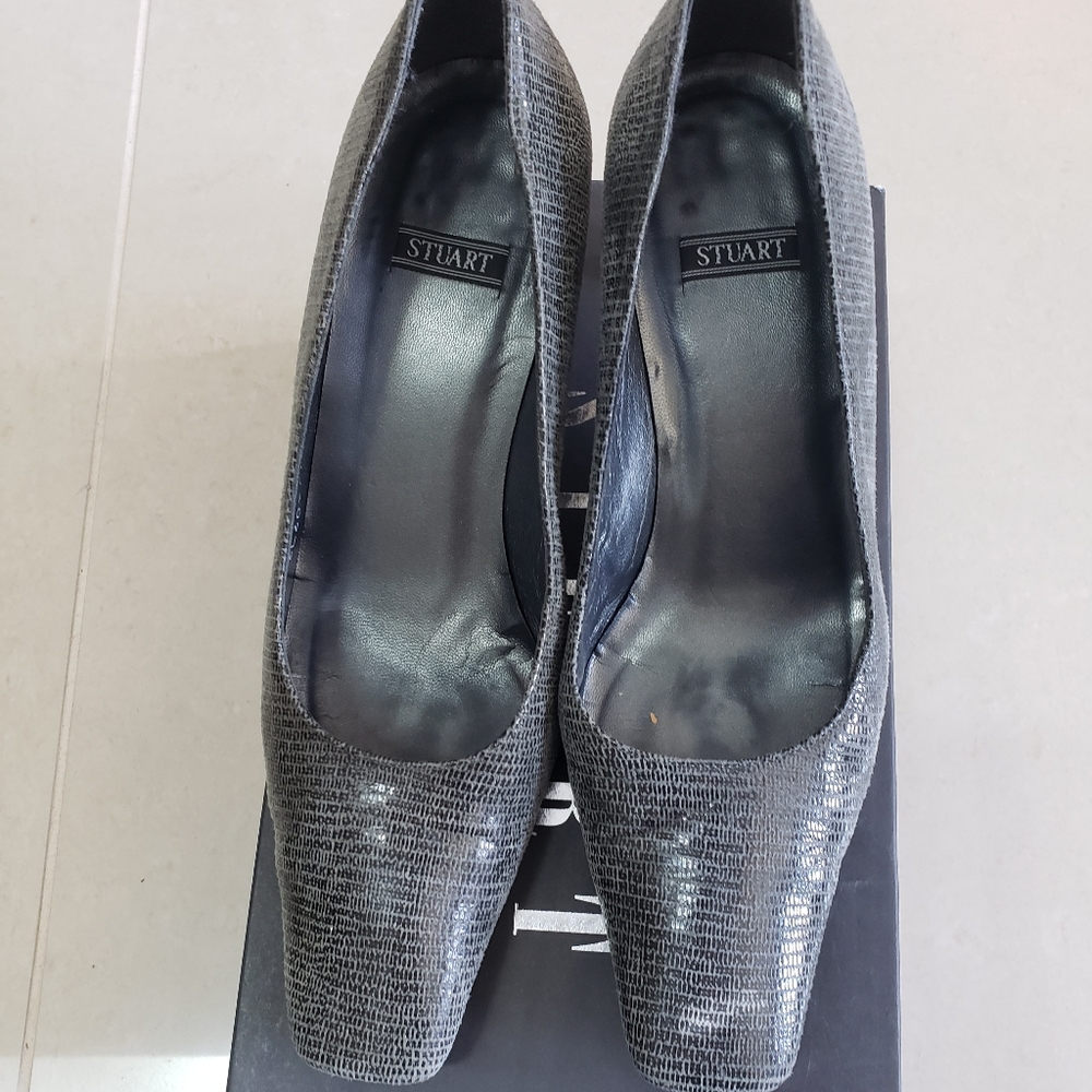 Stuart Weitzman Lisa Gray Nappa Donega - Women's Size 6 US